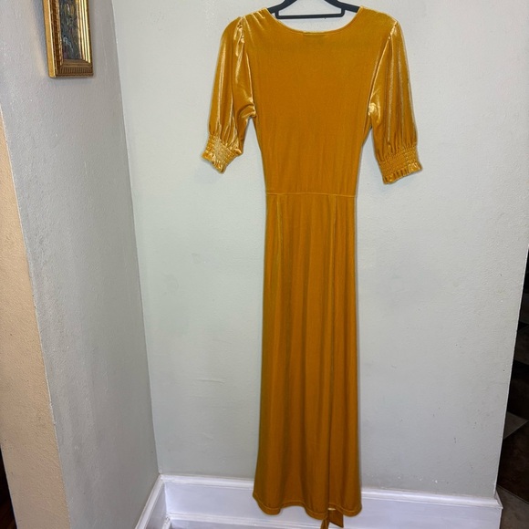 Modcloth Golden Yellow Velvet Short Sleeve Maxi Dress Size Small - Picture 6 of 7